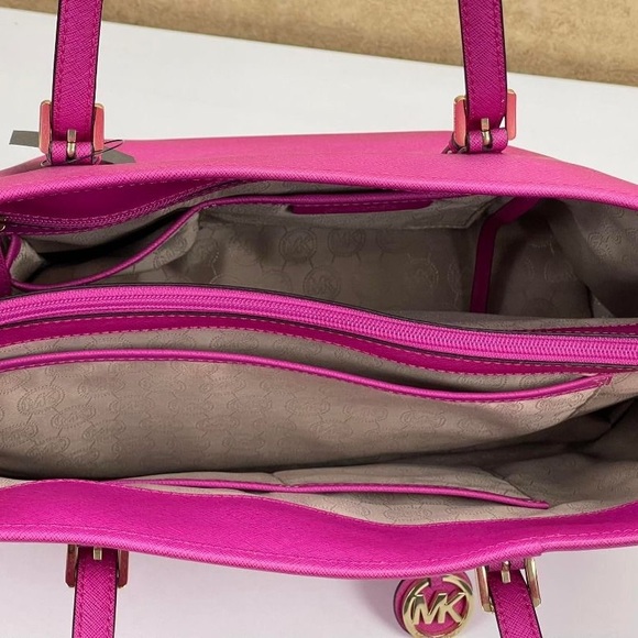 Michael Kors Jet Set Tote- Safiano Large - Picture 3 of 3